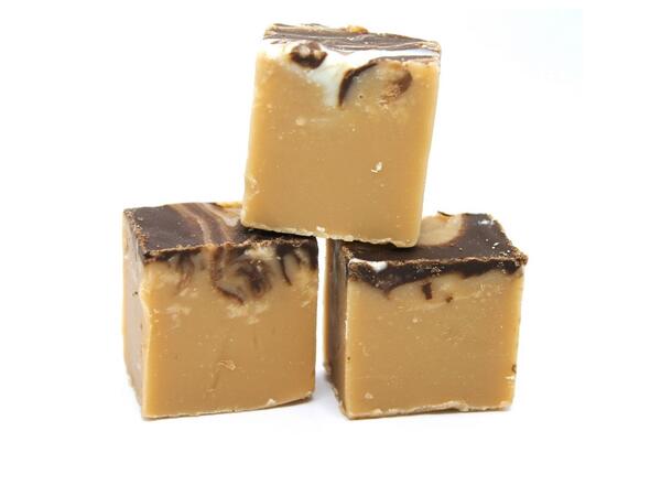 The Fudge Factory Kinder Bueno Fudge Tub 2kg 