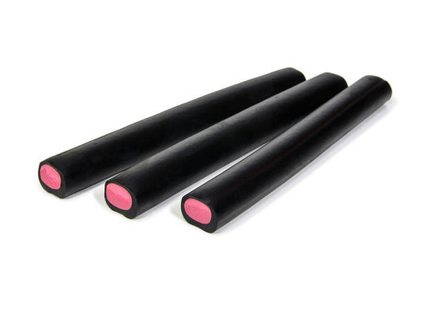 Strawberry Filled Licorice Bars - 92 kr/kg 